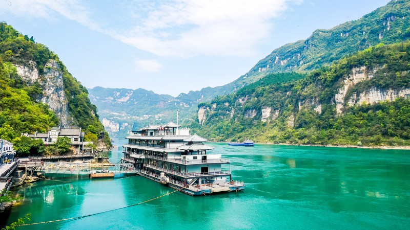 b�t, vann, hus og fjell