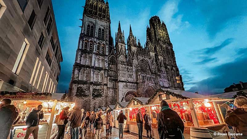 Julemarked foran katedralen i Rouen
