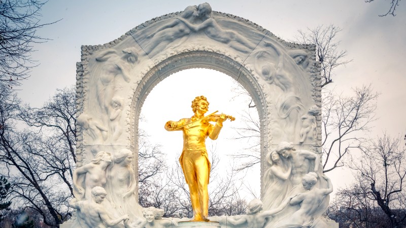 Johann Strauss statue i Stadtpark Gullstatue av Johan Strauss