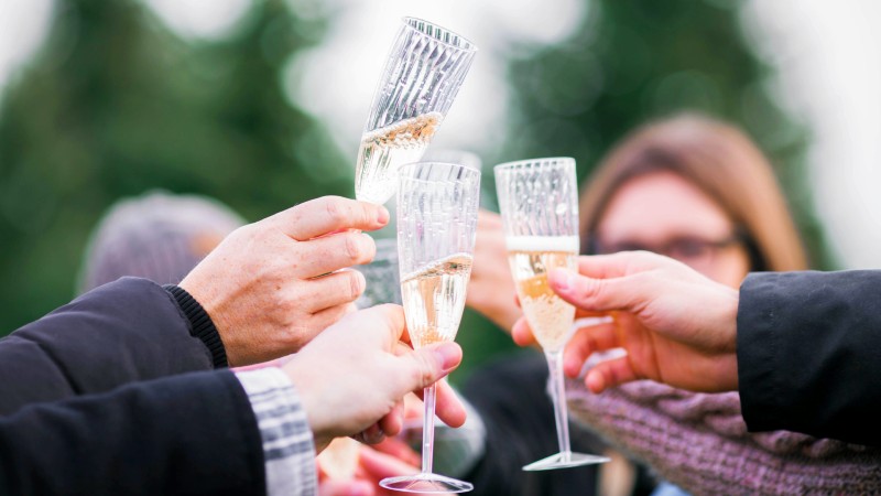 Tre proseccoglass som sk�ler